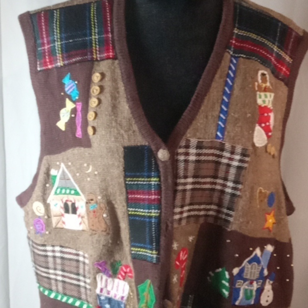 Designers original Christmas vest size extra large - Picture 2 of 9